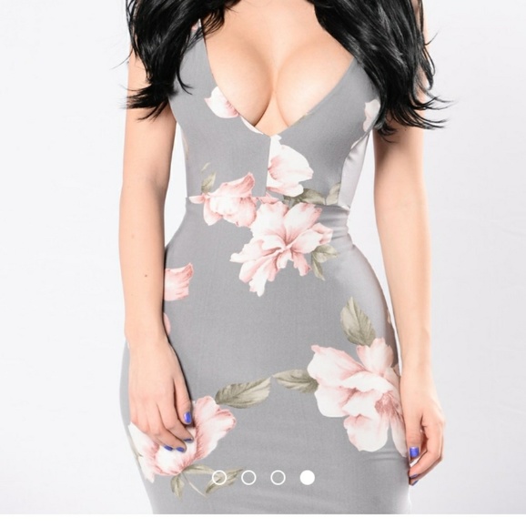 ✴last one✴Fashionnova passion floral grey dress - Picture 4 of 7